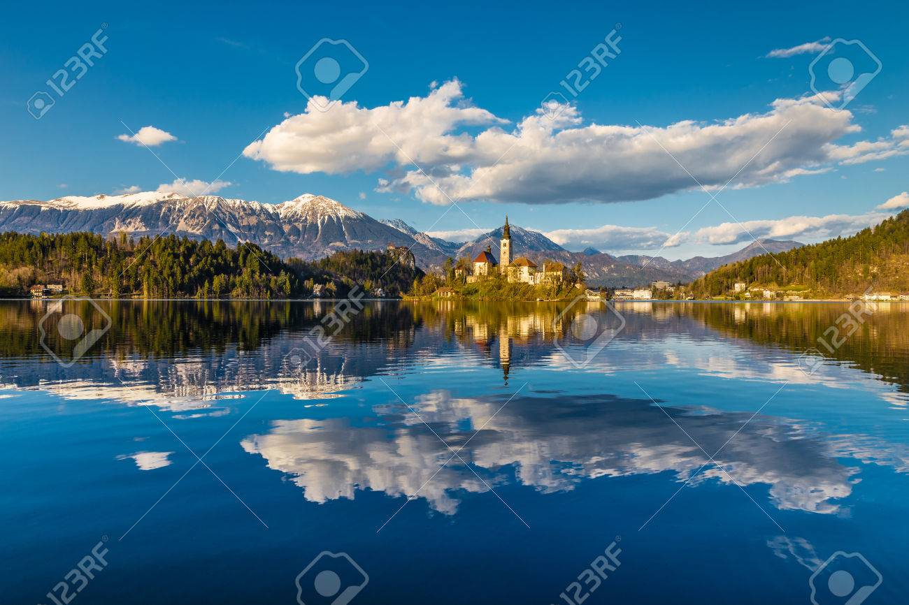 Amazing View On Bled Lake, Island,Church And Castle With Mountain Range Stol, Vrtaca, Begunjscica In The Background-Bled,Slovenia,Europe - 51074964 Amazing View On Bled Lake, Island,Church And Castle With Mountain Range Stol, Vrtaca, Begunjscica In The Background-Bled,Slovenia,Europe - 51074964