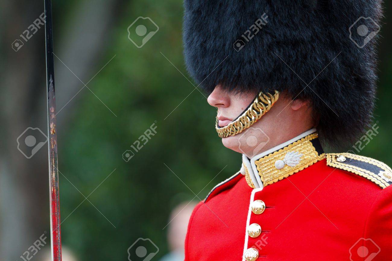 london guard hat