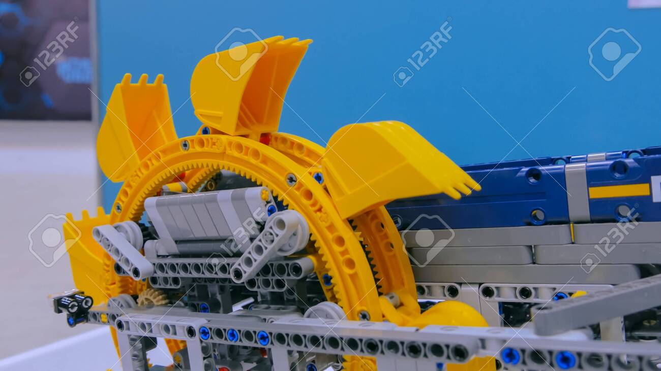 meccano excavator